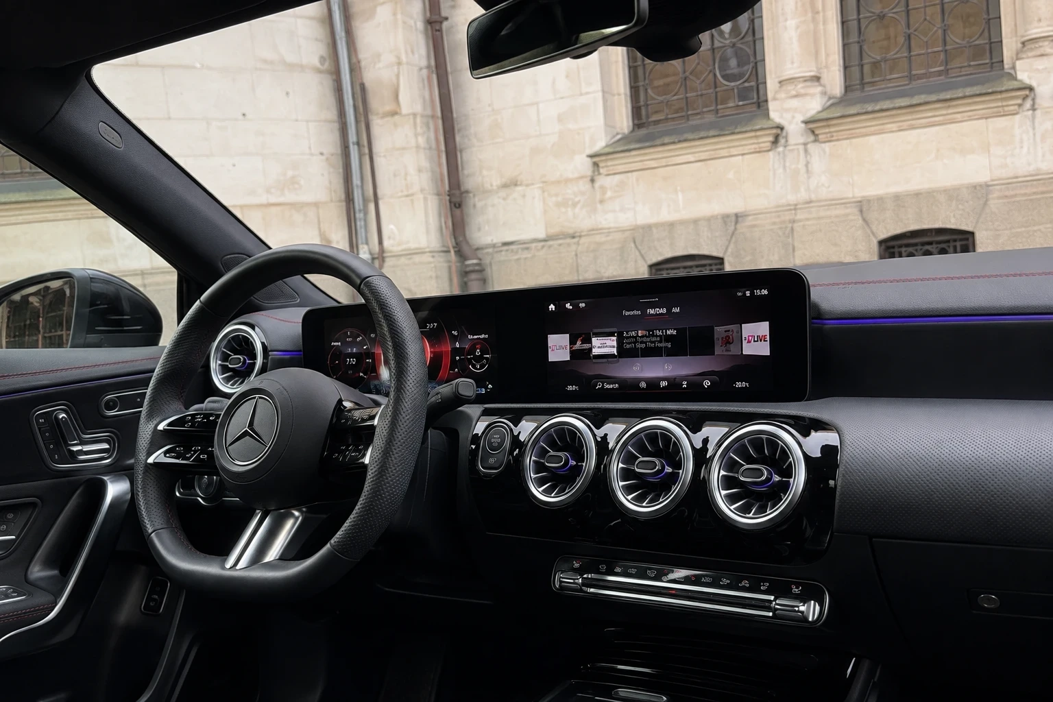 Mercedes-Benz CLA 200 AMG* Гаранция2028* Distr Готов лизинг, снимка 4 - Автомобили и джипове - 55730454