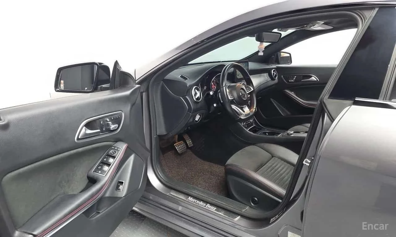 Mercedes-Benz CLA 250  4MATIC AMG Line/ПОДГРЕВ/ПАМЕТ/АМБИЕНТ, снимка 10 - Автомобили и джипове - 56166001