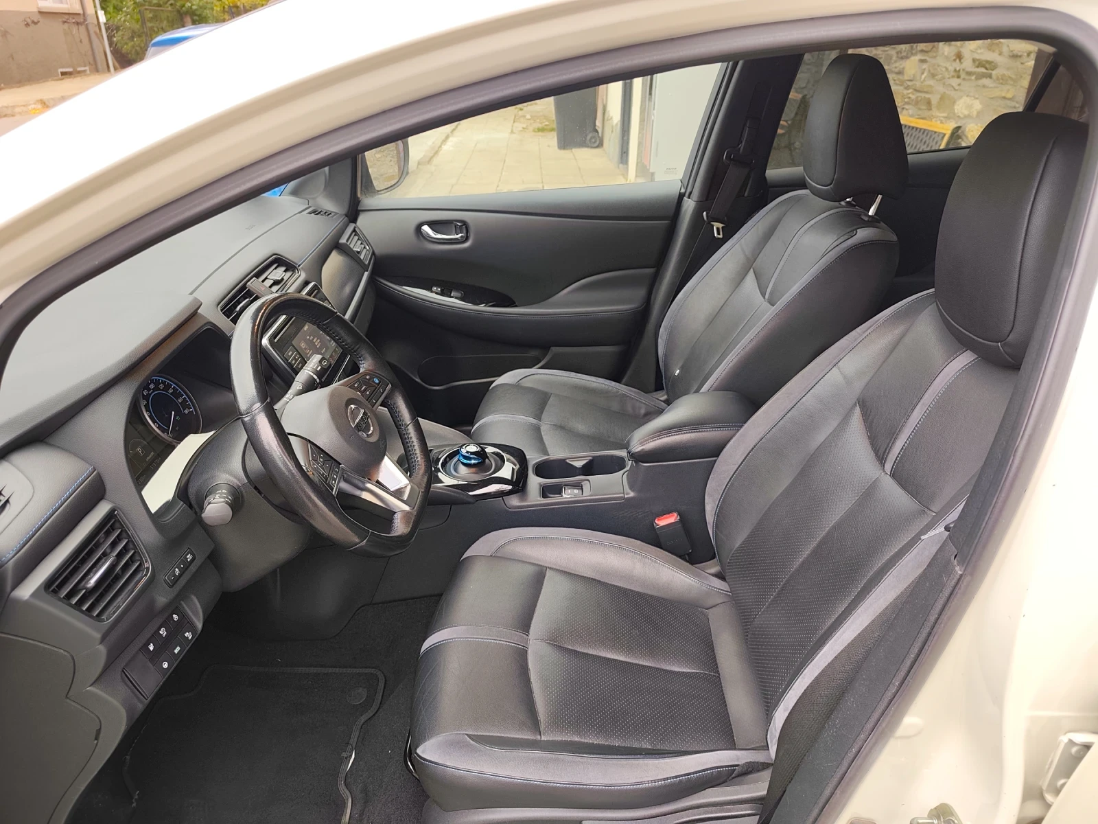Nissan Leaf  TEKNA  ТЕРМОПОМПА 52 000км., снимка 12 - Автомобили и джипове - 56273993