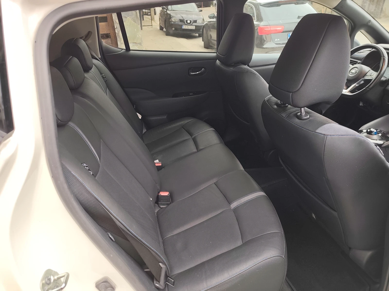 Nissan Leaf  TEKNA  ТЕРМОПОМПА 52 000км., снимка 17 - Автомобили и джипове - 56273993