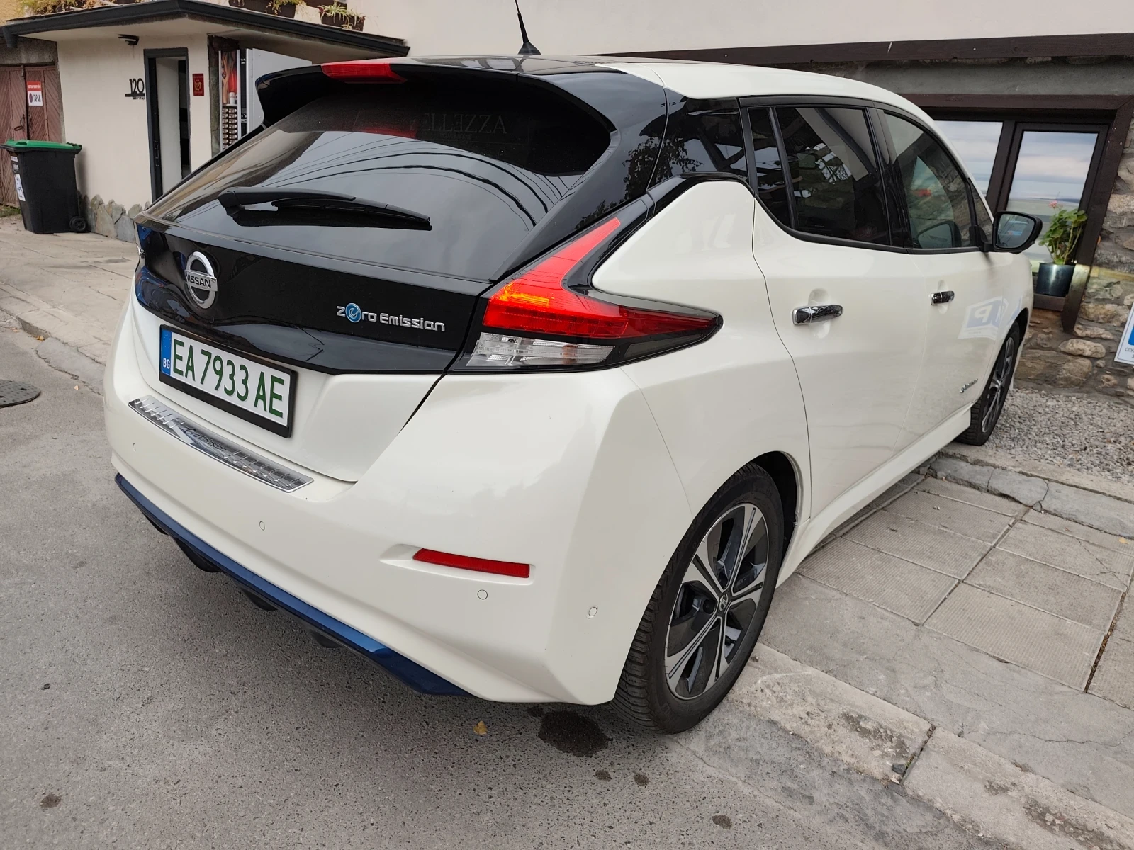 Nissan Leaf  TEKNA  ТЕРМОПОМПА 52 000км., снимка 8 - Автомобили и джипове - 56273993
