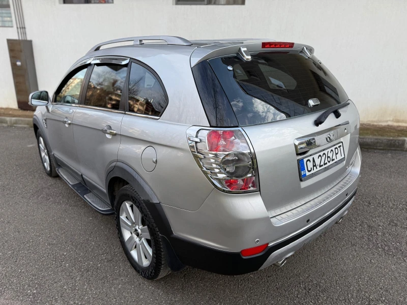 Chevrolet Captiva 2.0d / АВТОМАТИК / 6+ 1, снимка 5 - Автомобили и джипове - 48883121