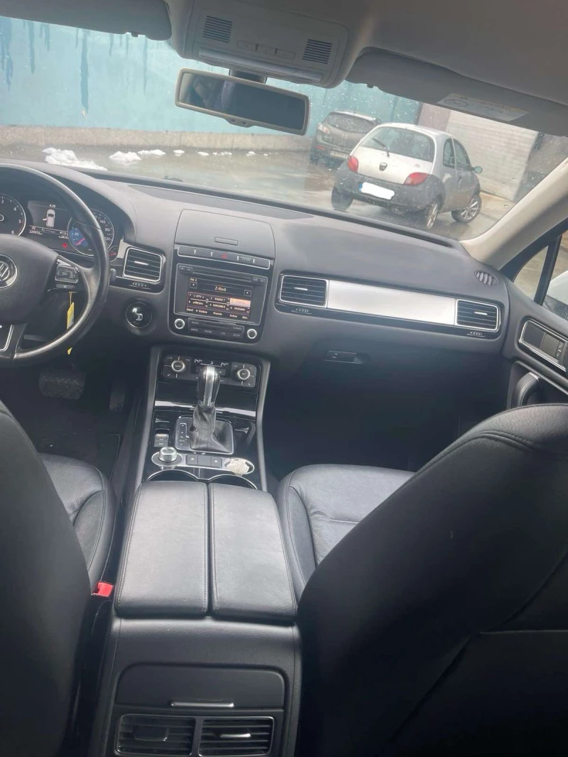 VW Touareg, снимка 8 - Автомобили и джипове - 52264108
