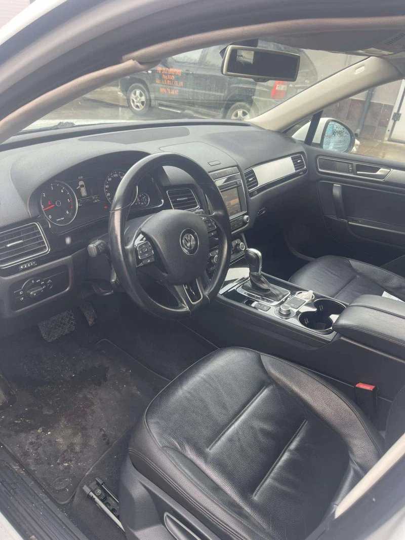 VW Touareg, снимка 5 - Автомобили и джипове - 52264108