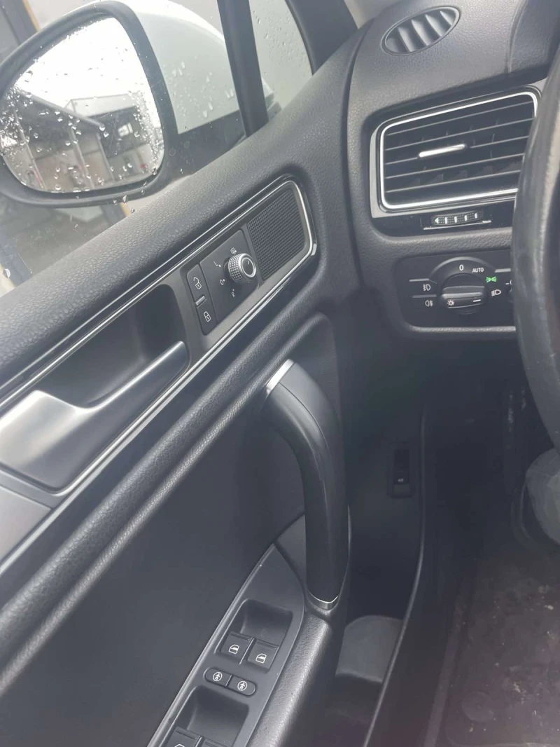 VW Touareg, снимка 7 - Автомобили и джипове - 52264108