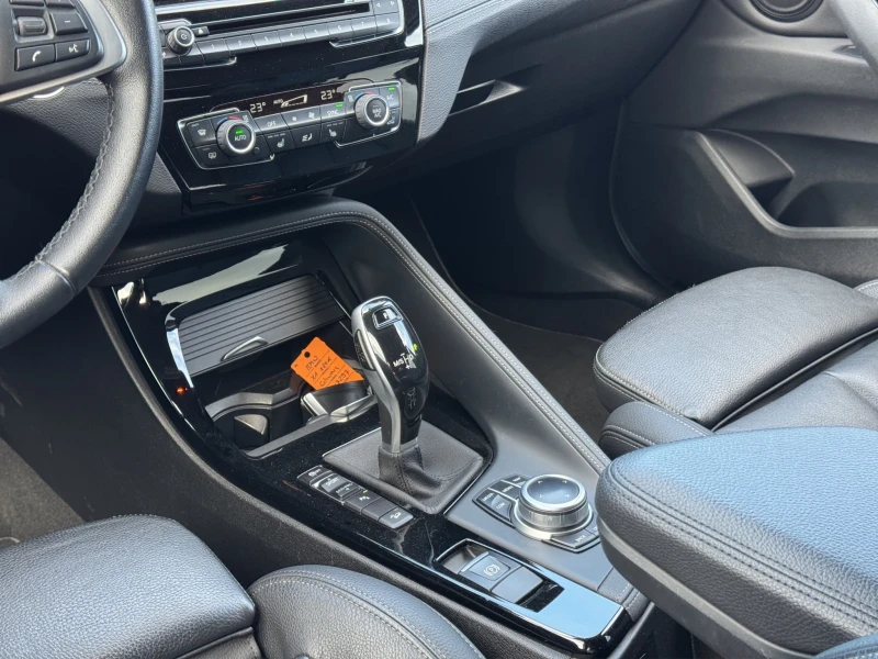 BMW X1 2.0 D* xDrive* KEYLESS* CARPLAY* CAMERA* X LINE, снимка 12 - Автомобили и джипове - 52066220