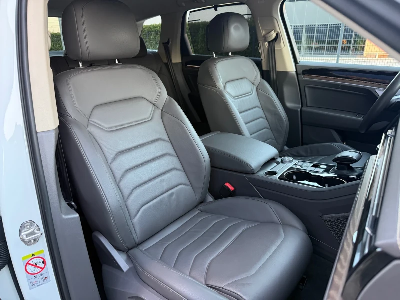 VW Touareg 3.0TDIV6 4MOTION/DIGITAL/DISTRONIC/ПОДГРЕВ/ИСТОРИЯ, снимка 8 - Автомобили и джипове - 52481930