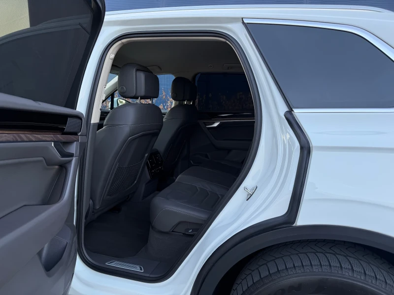 VW Touareg 3.0TDIV6 4MOTION/DIGITAL/DISTRONIC/ПОДГРЕВ/ИСТОРИЯ, снимка 9 - Автомобили и джипове - 52481930