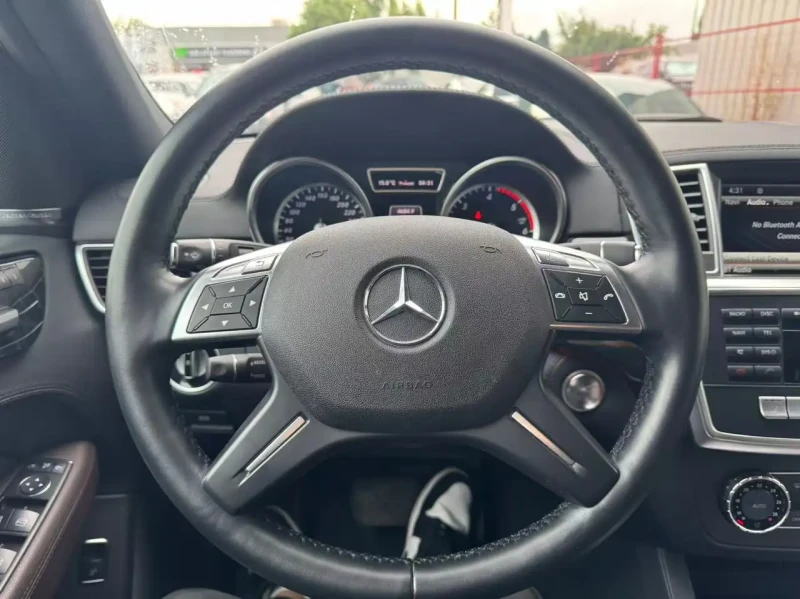 Mercedes-Benz ML 350 BLUETEC* AMG PACK* HARMAN* PANORAMA* KEYLESS* , снимка 9 - Автомобили и джипове - 52501450