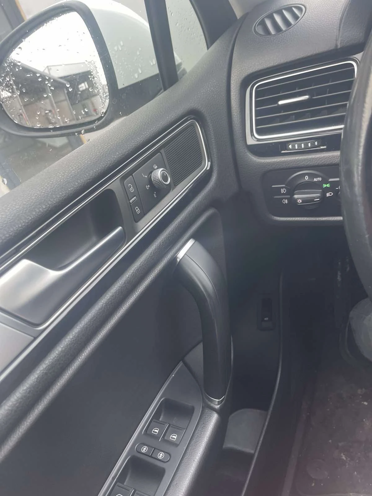 VW Touareg  - изображение 7
