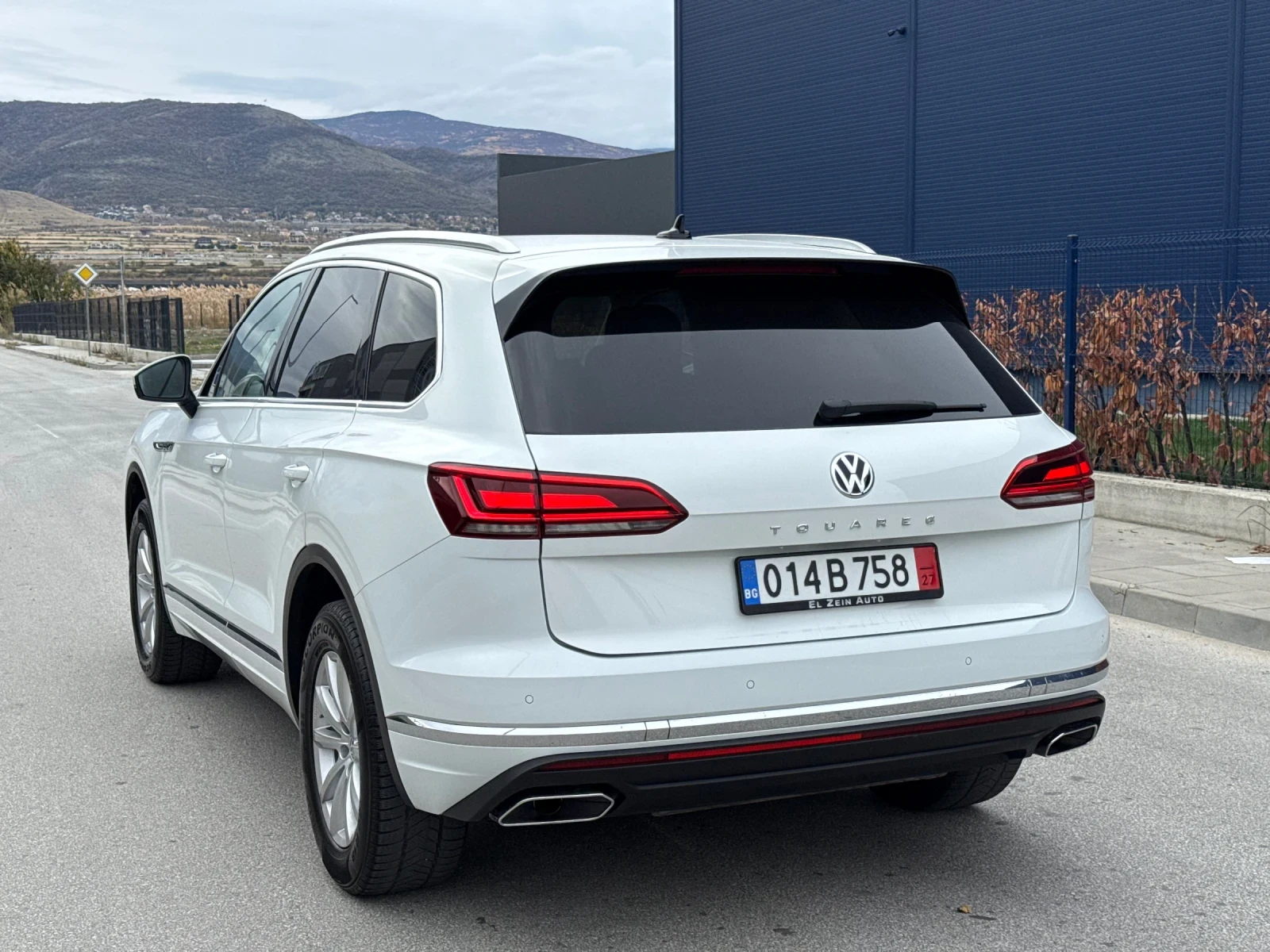 VW Touareg 3.0TDIV6 4MOTION/DIGITAL/DISTRONIC/ПОДГРЕВ/ИСТОРИЯ - изображение 4