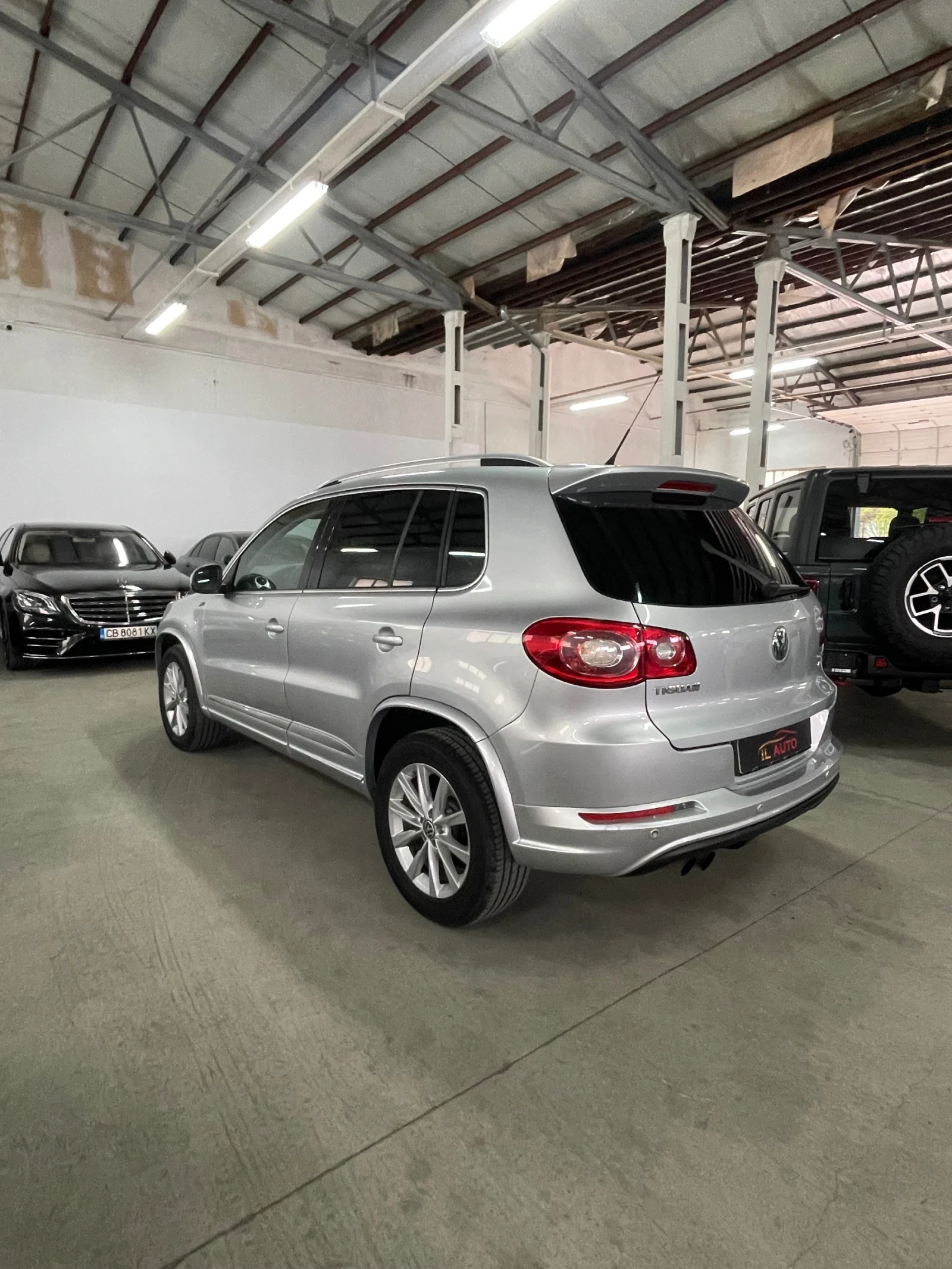 VW Tiguan 2.0TDI/Rline/4motion/Панор/парктр/подгрев/, снимка 6 - Автомобили и джипове - 54165520