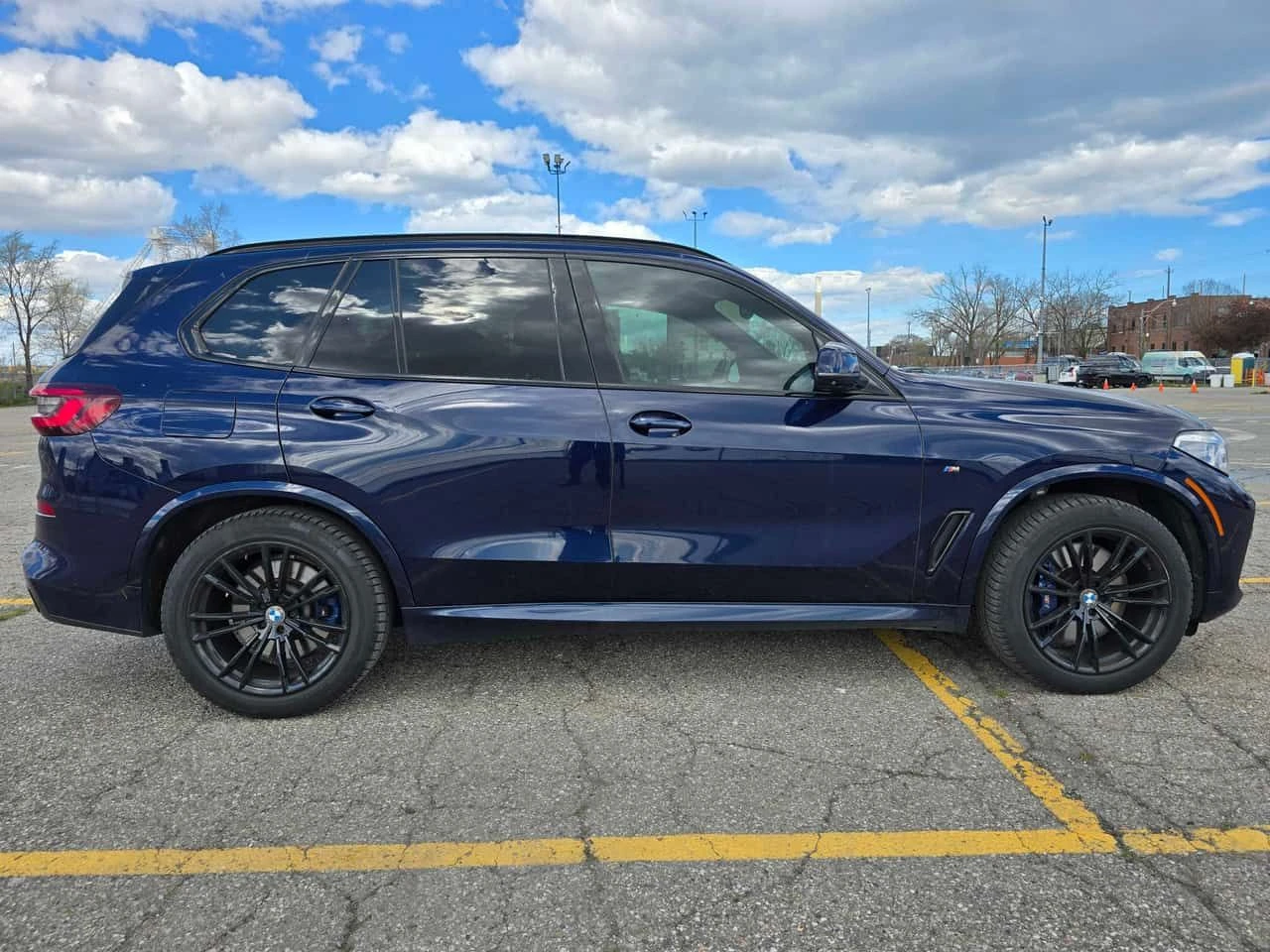 BMW X5 * M50i * H/K * PANO * 2 КЛЮЧА *  360 * CARFAX, снимка 3 - Автомобили и джипове - 54512956