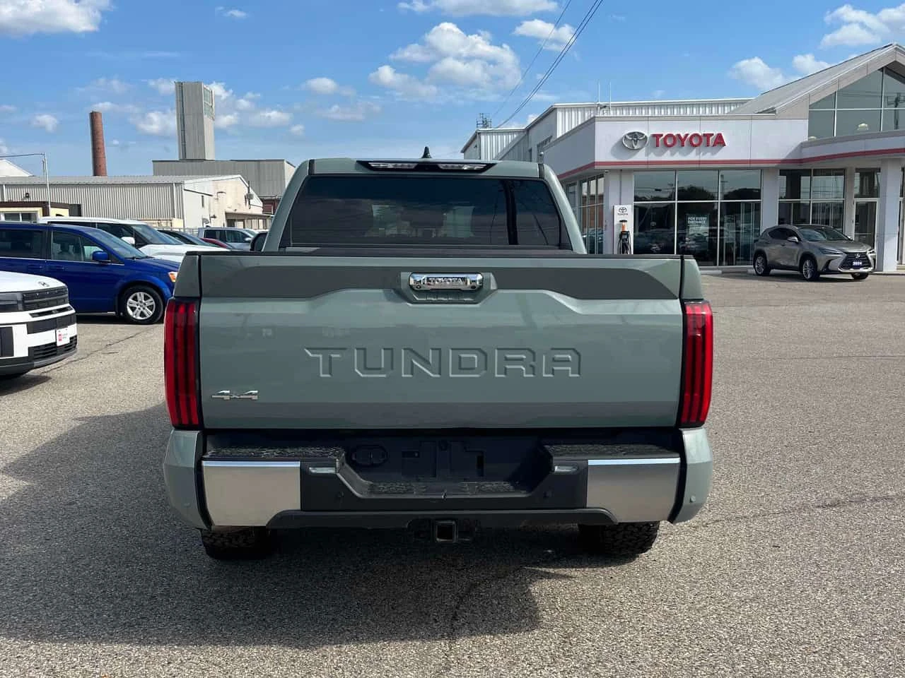 Toyota Tundra * Limited Hybrid * CARFAX * ЦЕНА ДО БГ, снимка 4 - Автомобили и джипове - 55711745