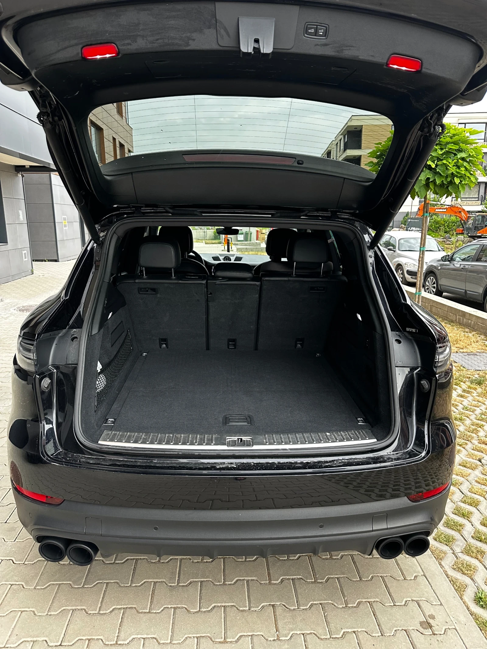Porsche Cayenne Plug-in E-Hybrid , снимка 11 - Автомобили и джипове - 56108451