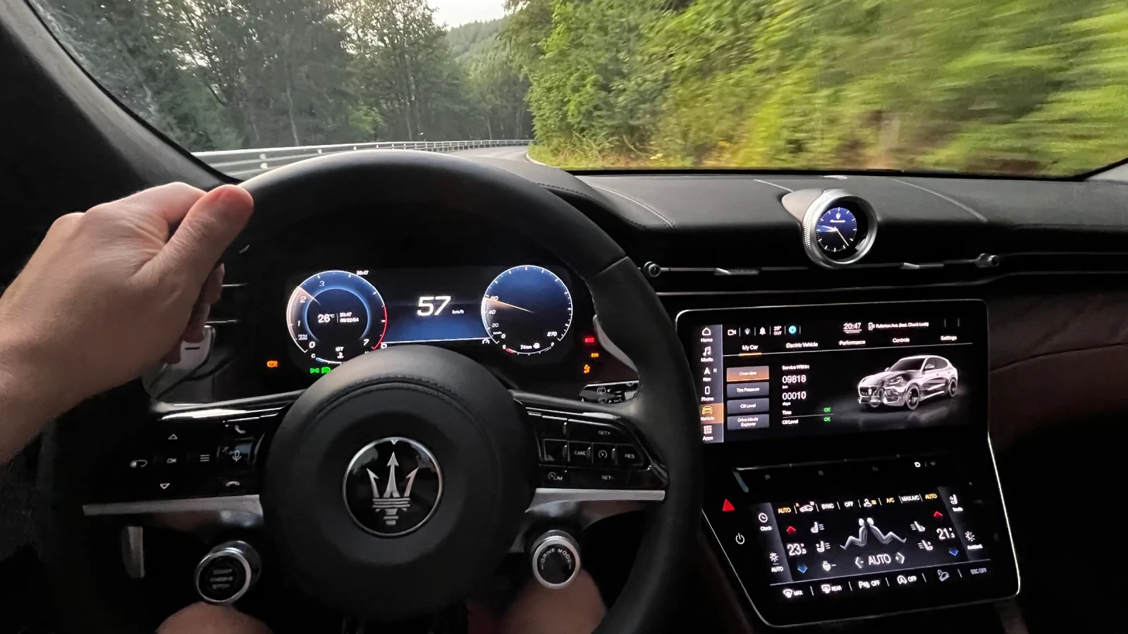 Maserati Grecale GT, снимка 8 - Автомобили и джипове - 56494346