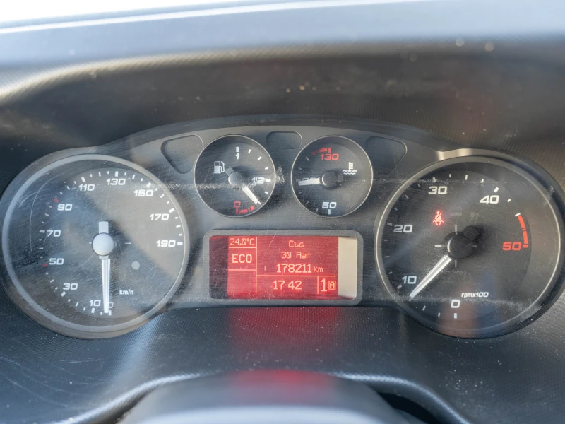 Iveco 35c15 Реални километри L3H3 Автоматик Климатик , снимка 11 - Бусове и автобуси - 52188660