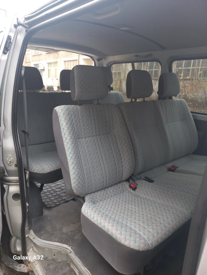 Toyota Hiace, снимка 6 - Бусове и автобуси - 52471244