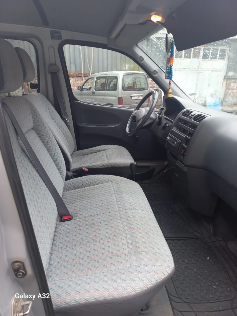 Toyota Hiace, снимка 10 - Бусове и автобуси - 52471244