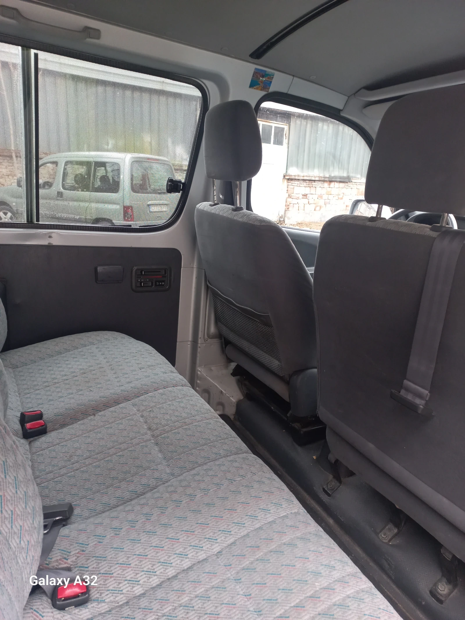 Toyota Hiace  - изображение 7