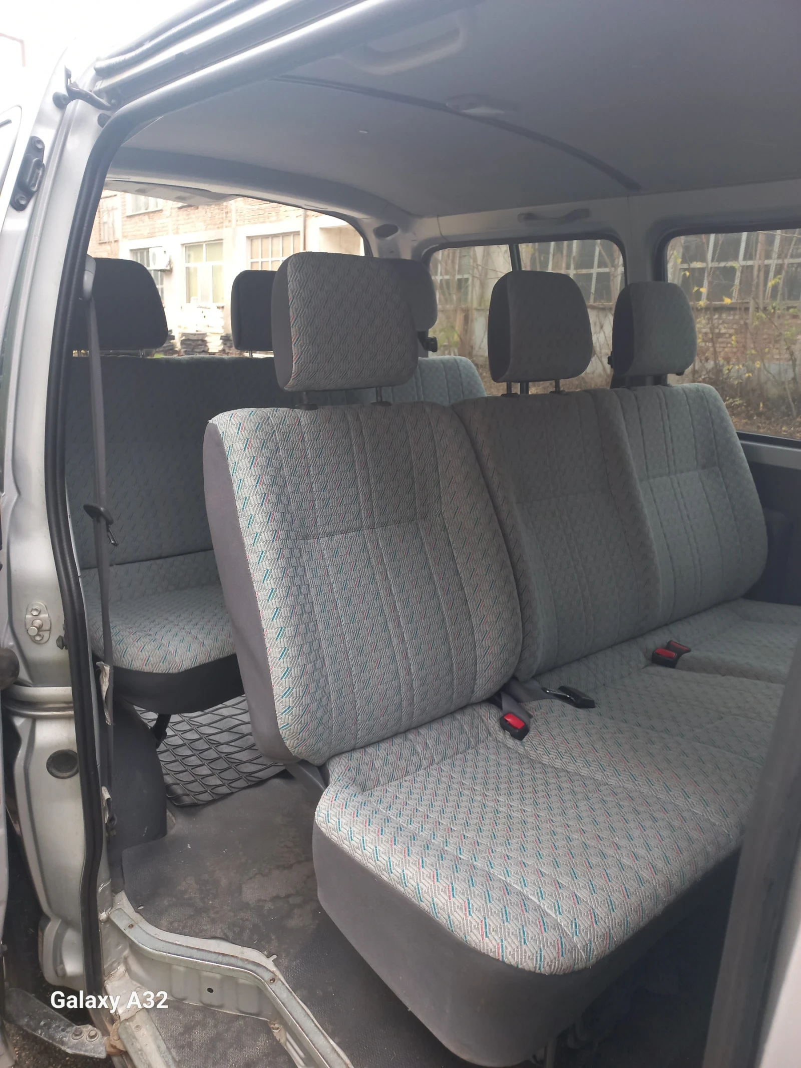Toyota Hiace  - изображение 6