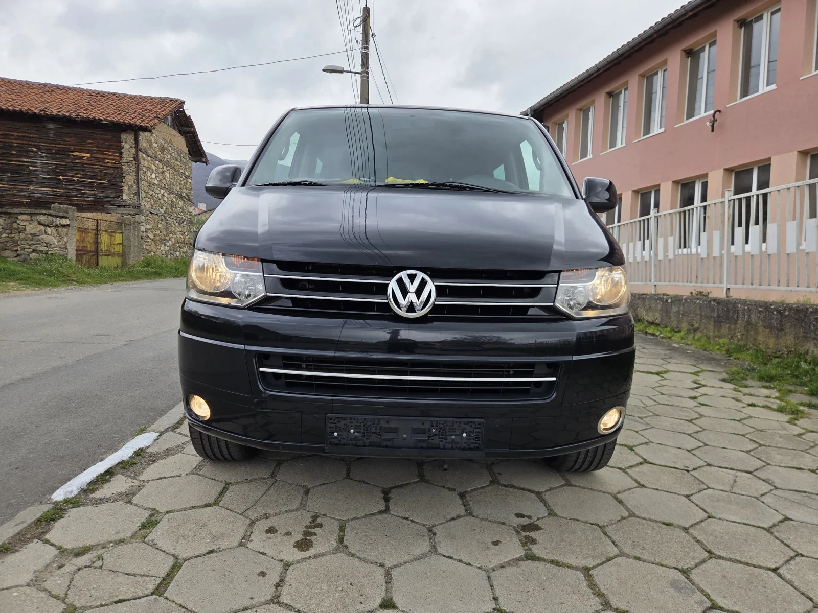 VW Caravelle 2.0 180 кс * КЛИМА* АВТОМАТИК* ЛУКС* ТОП* , снимка 2 - Бусове и автобуси - 55051884