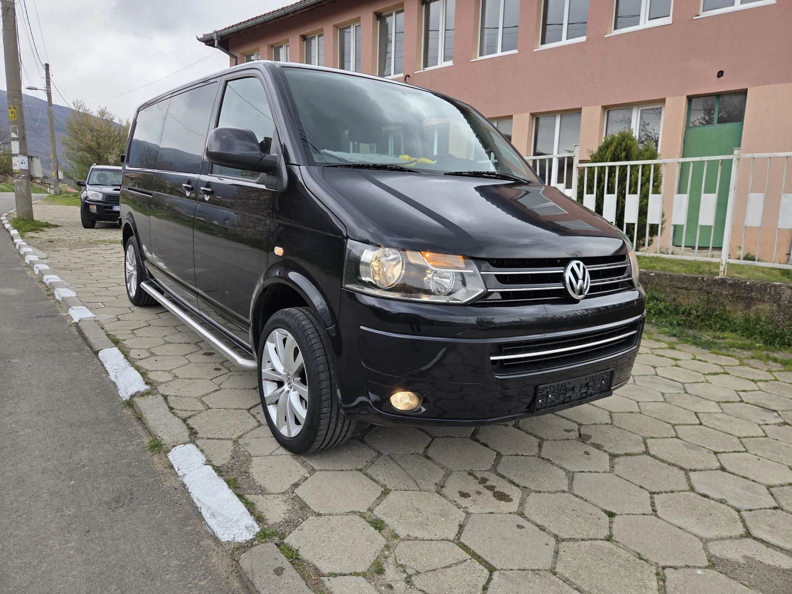VW Caravelle 2.0 180 кс * КЛИМА* АВТОМАТИК* ЛУКС* ТОП* , снимка 3 - Бусове и автобуси - 55051884
