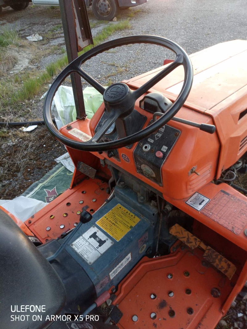 Трактор Kubota, снимка 4 - Селскостопанска техника - 45494031
