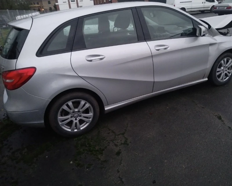 Mercedes-Benz B 180, снимка 7 - Автомобили и джипове - 47334009