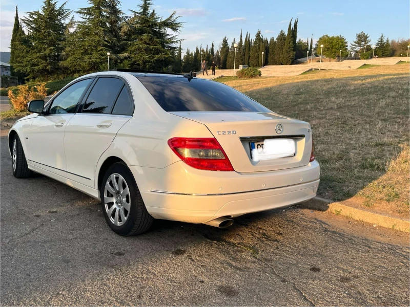 Mercedes-Benz C 220, снимка 5 - Автомобили и джипове - 47572701