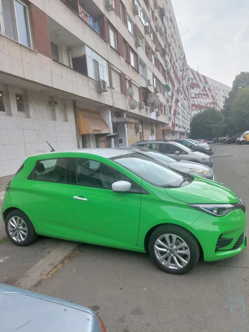 Renault Zoe, снимка 2 - Автомобили и джипове - 47883286