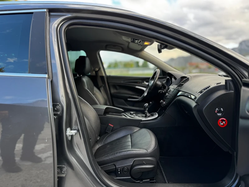 Opel Insignia 2.0CDTI/КОЖА/ПАМЕТ/НАВИГАЦИЯ, снимка 9 - Автомобили и джипове - 52012173