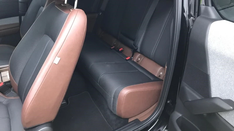 Mazda MX-30 EV, 7000км, Германия, снимка 10 - Автомобили и джипове - 52295269