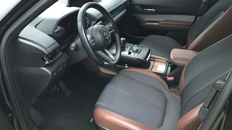 Mazda MX-30 EV, 7000км, Германия, снимка 8 - Автомобили и джипове - 52295269