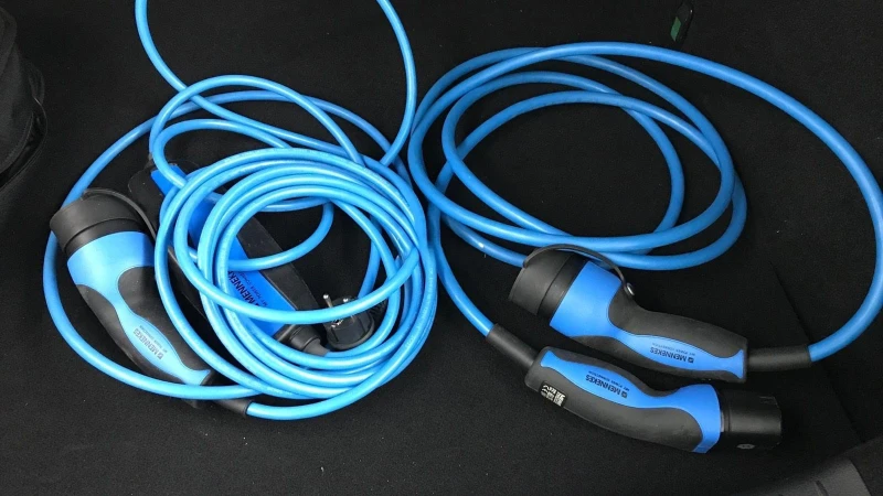 Mazda MX-30 EV, 7000км, Германия, снимка 12 - Автомобили и джипове - 52295269