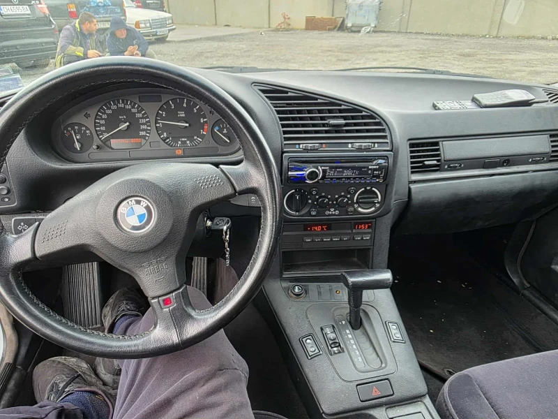BMW 320, снимка 8 - Автомобили и джипове - 52422731