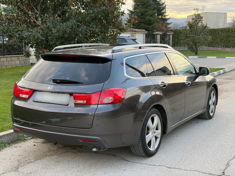 Honda Accord 2.2 i-DTEC, снимка 5 - Автомобили и джипове - 52597123