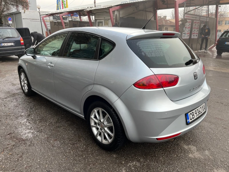 Seat Leon 1.6, снимка 4 - Автомобили и джипове - 52889912