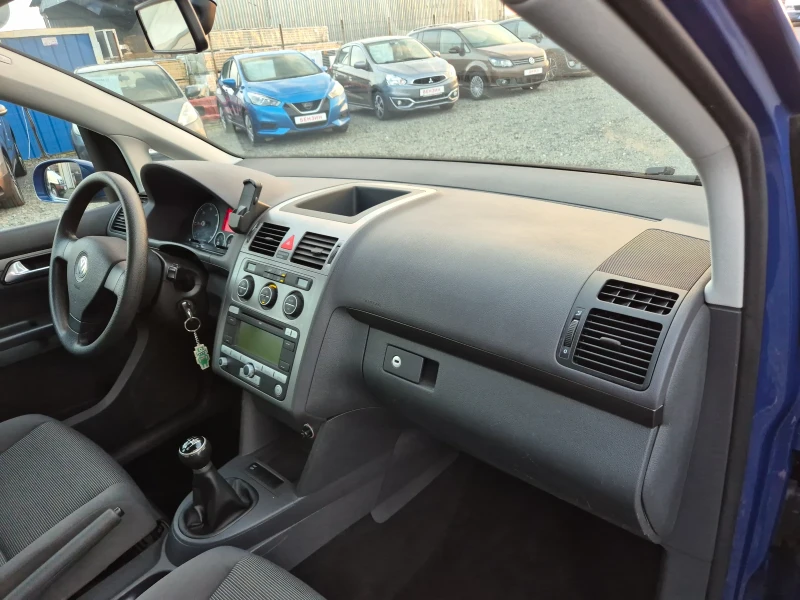 VW Touran 1.9TDI 6+ 1 места, снимка 13 - Автомобили и джипове - 53400843
