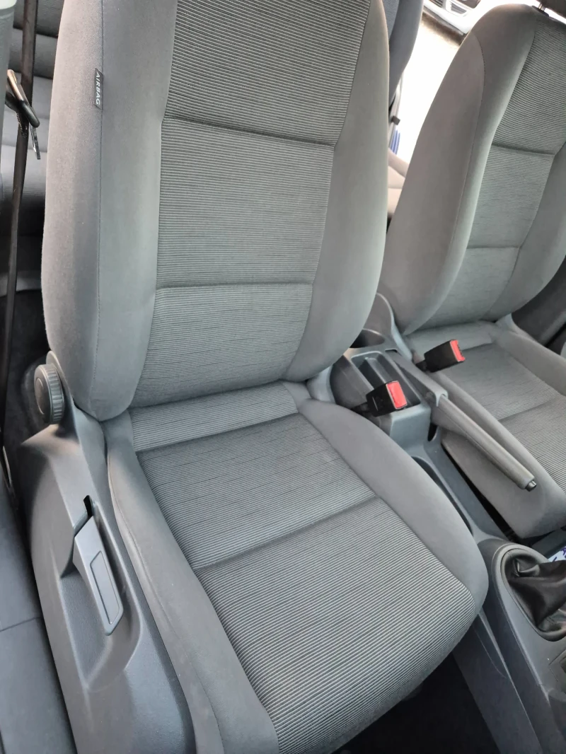 VW Touran 1.9TDI 6+ 1 места, снимка 8 - Автомобили и джипове - 53400843