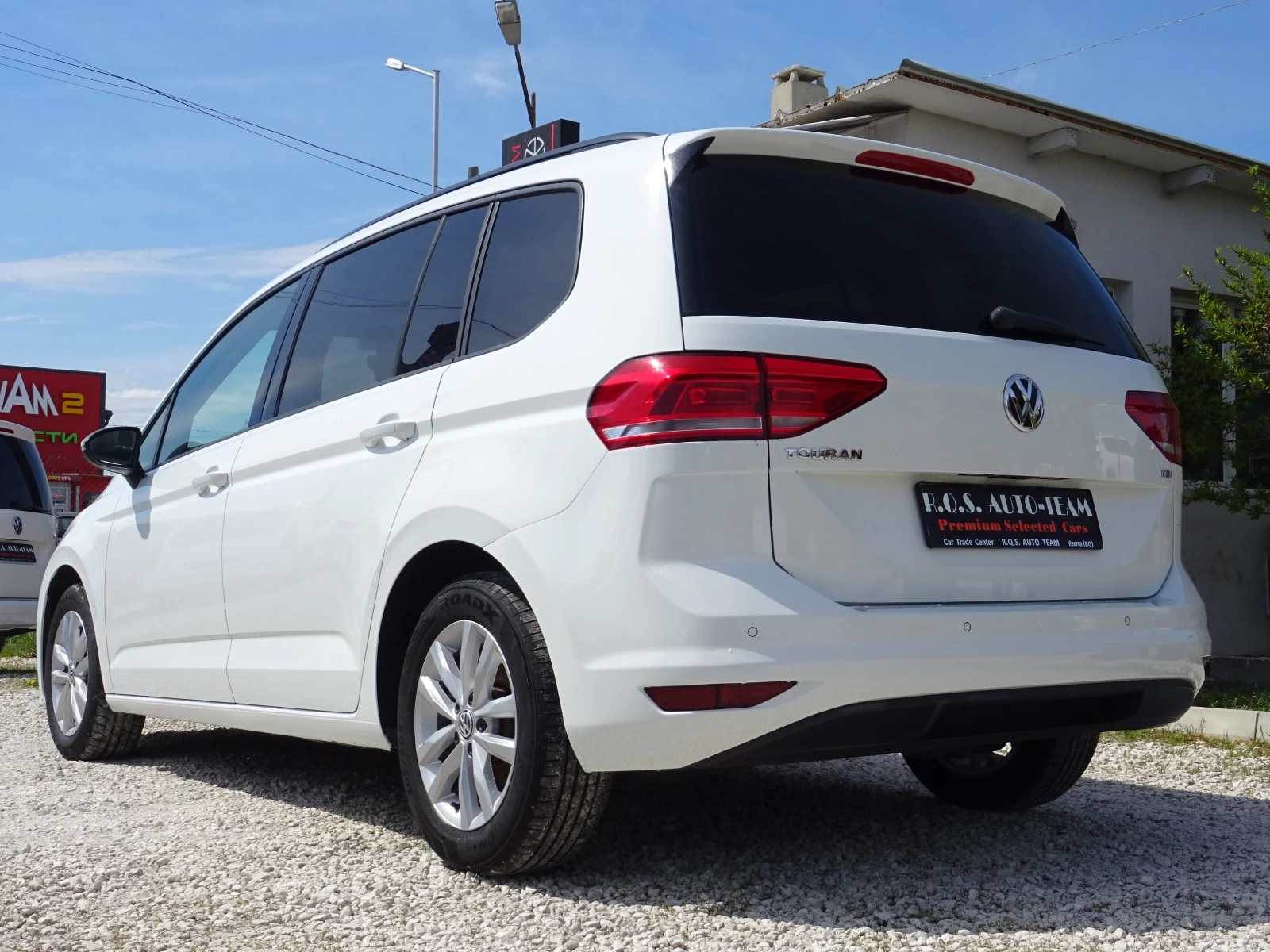 VW Touran 1.6 TDI 115kc SCR BlueMotion Executive 7 места - изображение 3