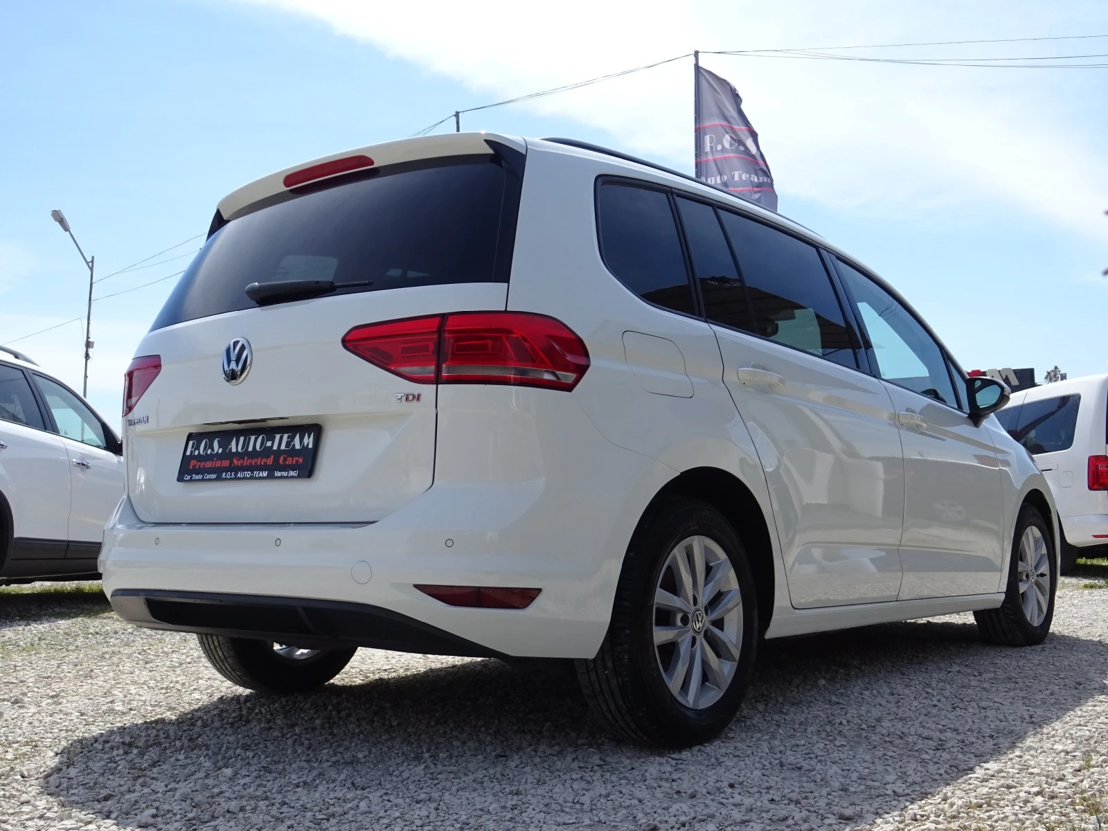 VW Touran 1.6 TDI 115kc SCR BlueMotion Executive 7 места - изображение 5