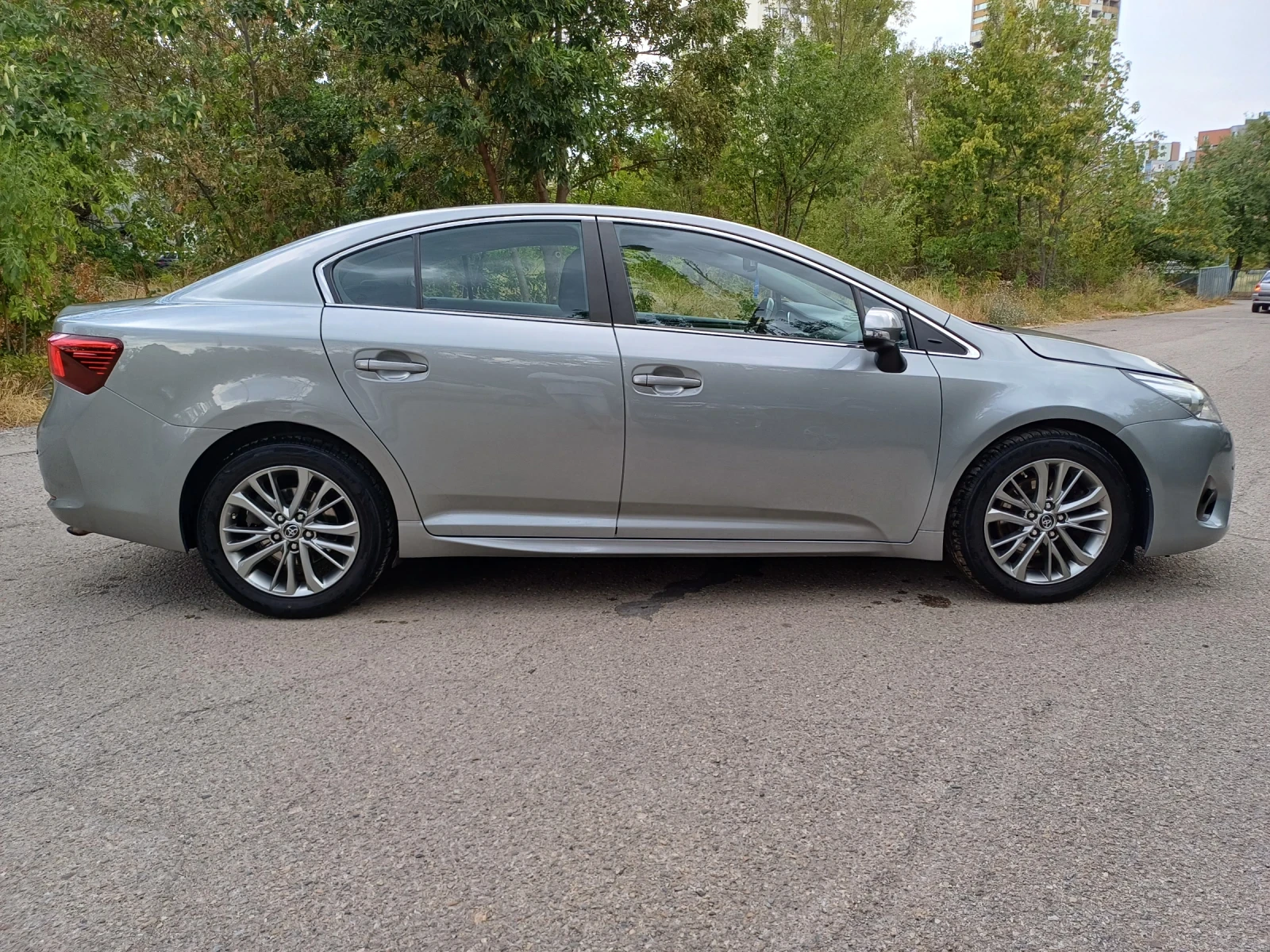 Toyota Avensis 2.0 D4D - изображение 4