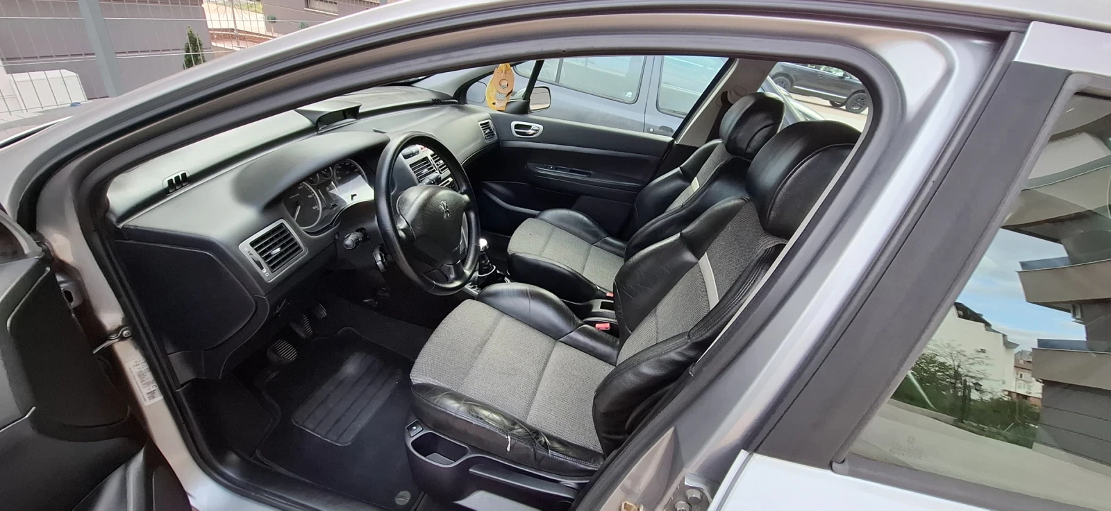 Peugeot 307 2.0 HDI - изображение 8