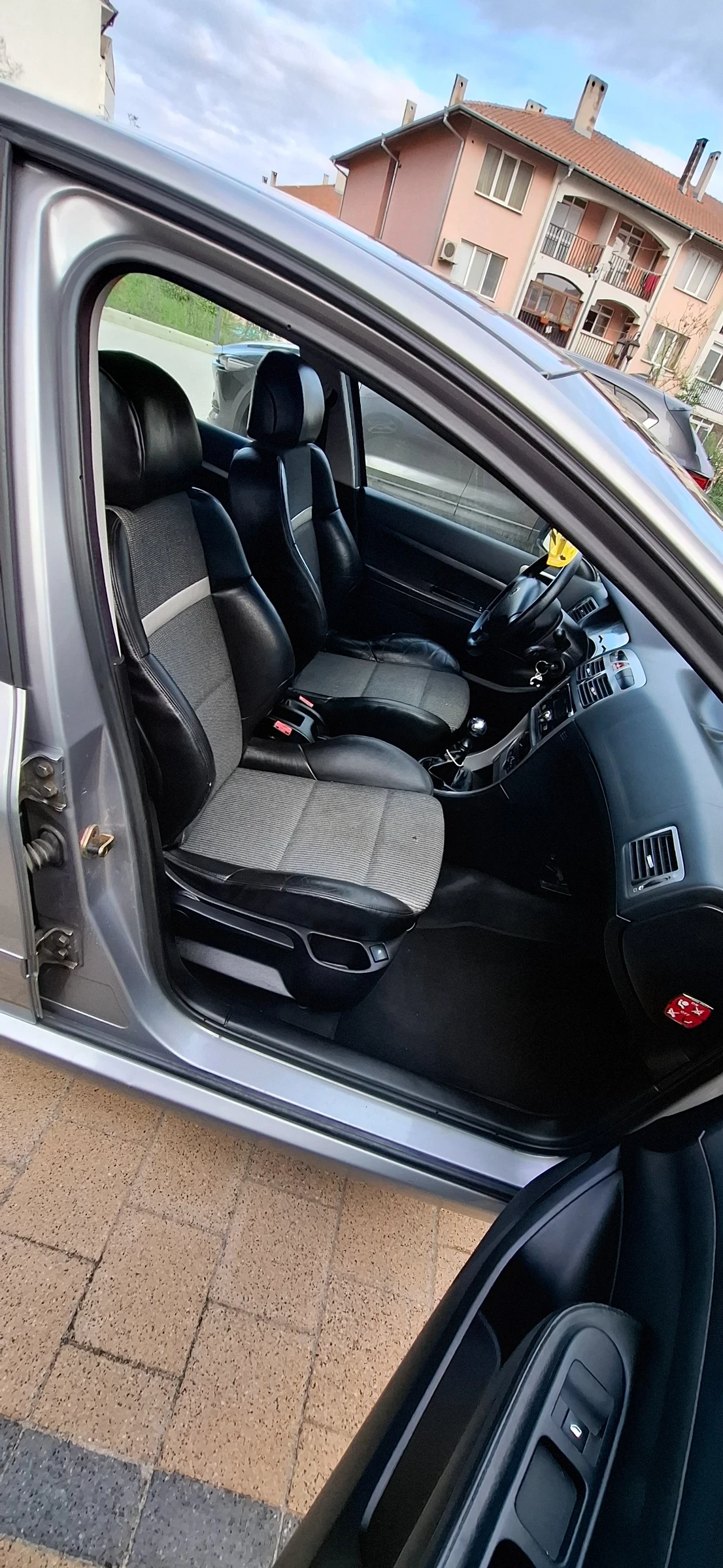 Peugeot 307 2.0 HDI - изображение 6