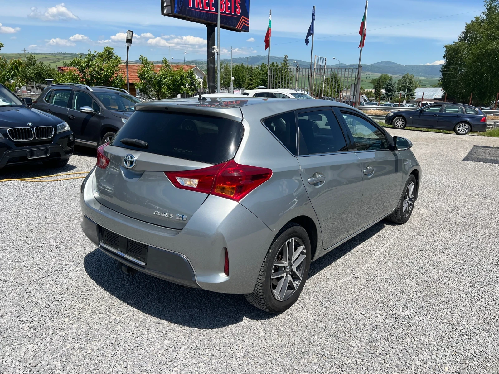 Toyota Auris 1.8Hybrid - изображение 4