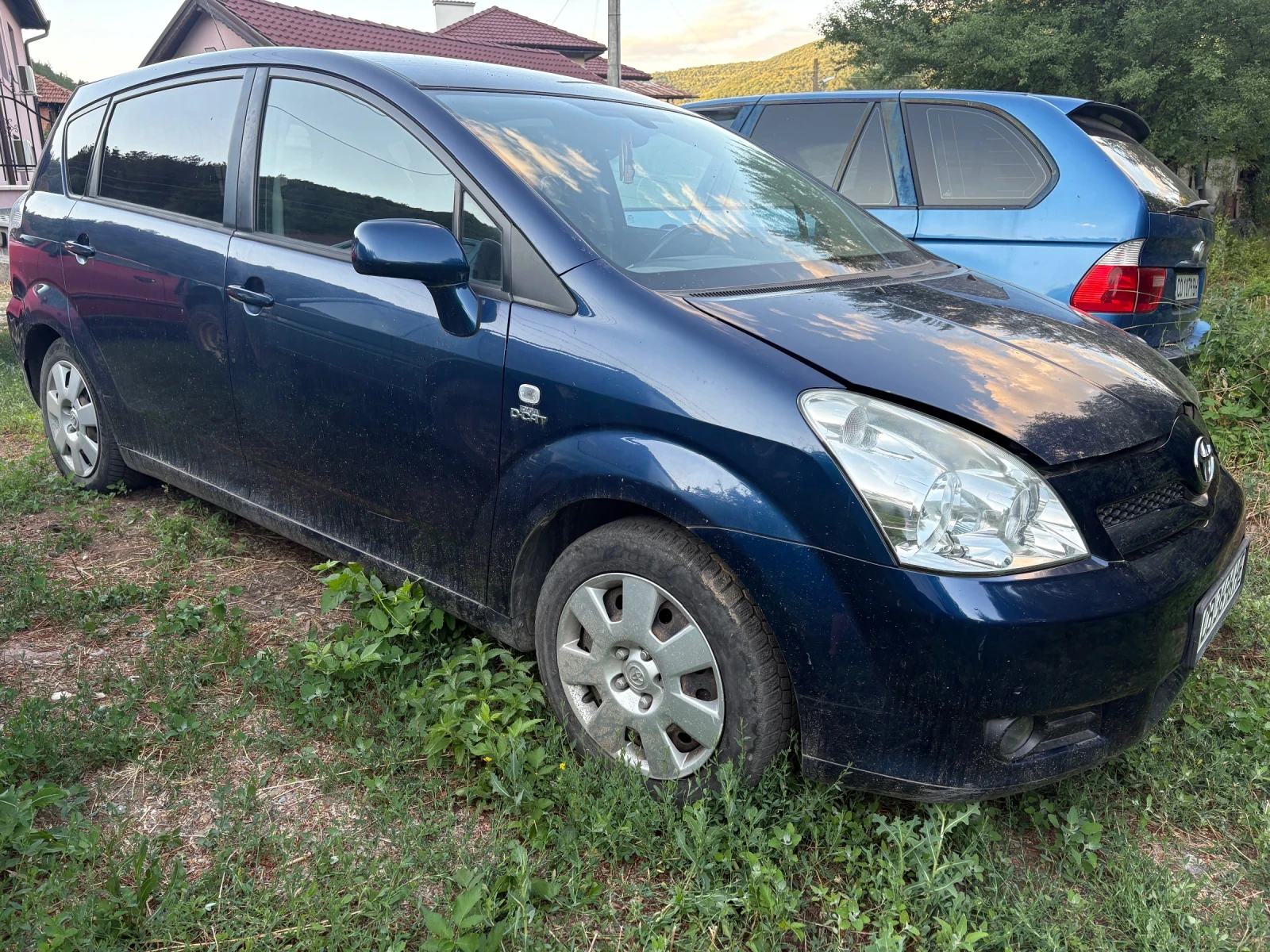 Toyota Corolla verso 2.2d D-CAT - изображение 2