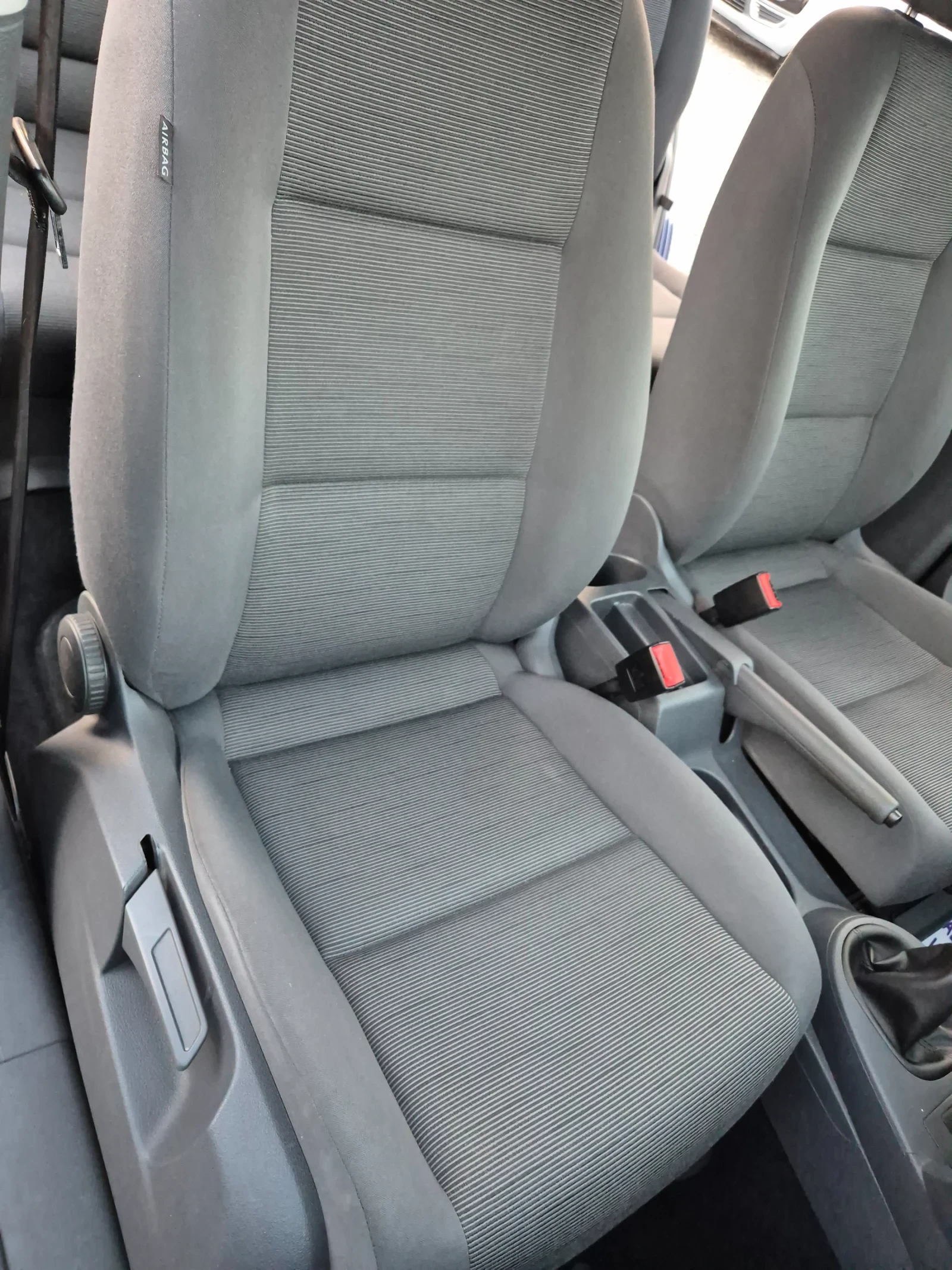 VW Touran 1.9TDI 6+ 1 места - изображение 8