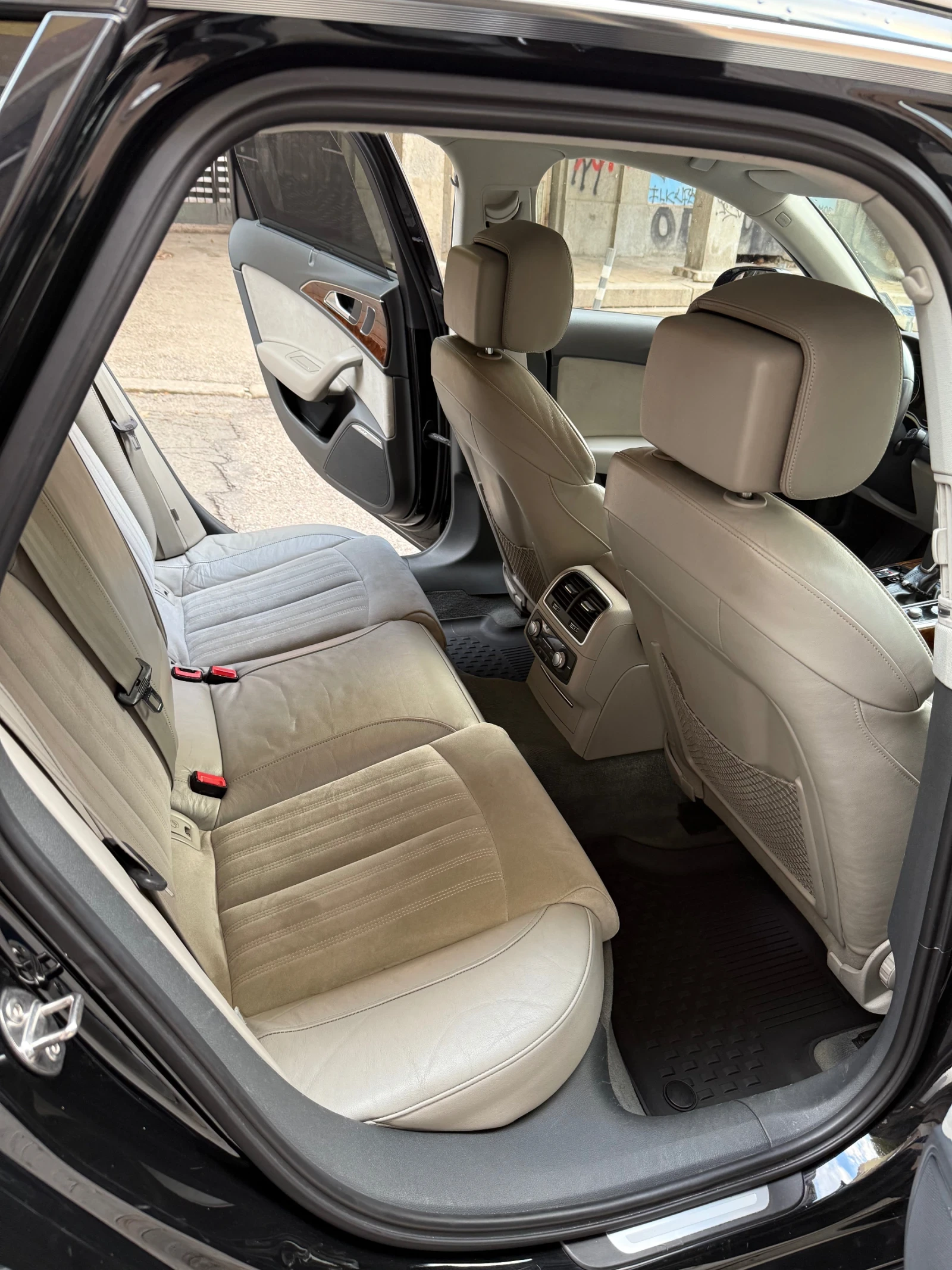 Audi A6 3.0 TDI QUATTRO * FULL LED * DISTRONIC, снимка 13 - Автомобили и джипове - 53471222