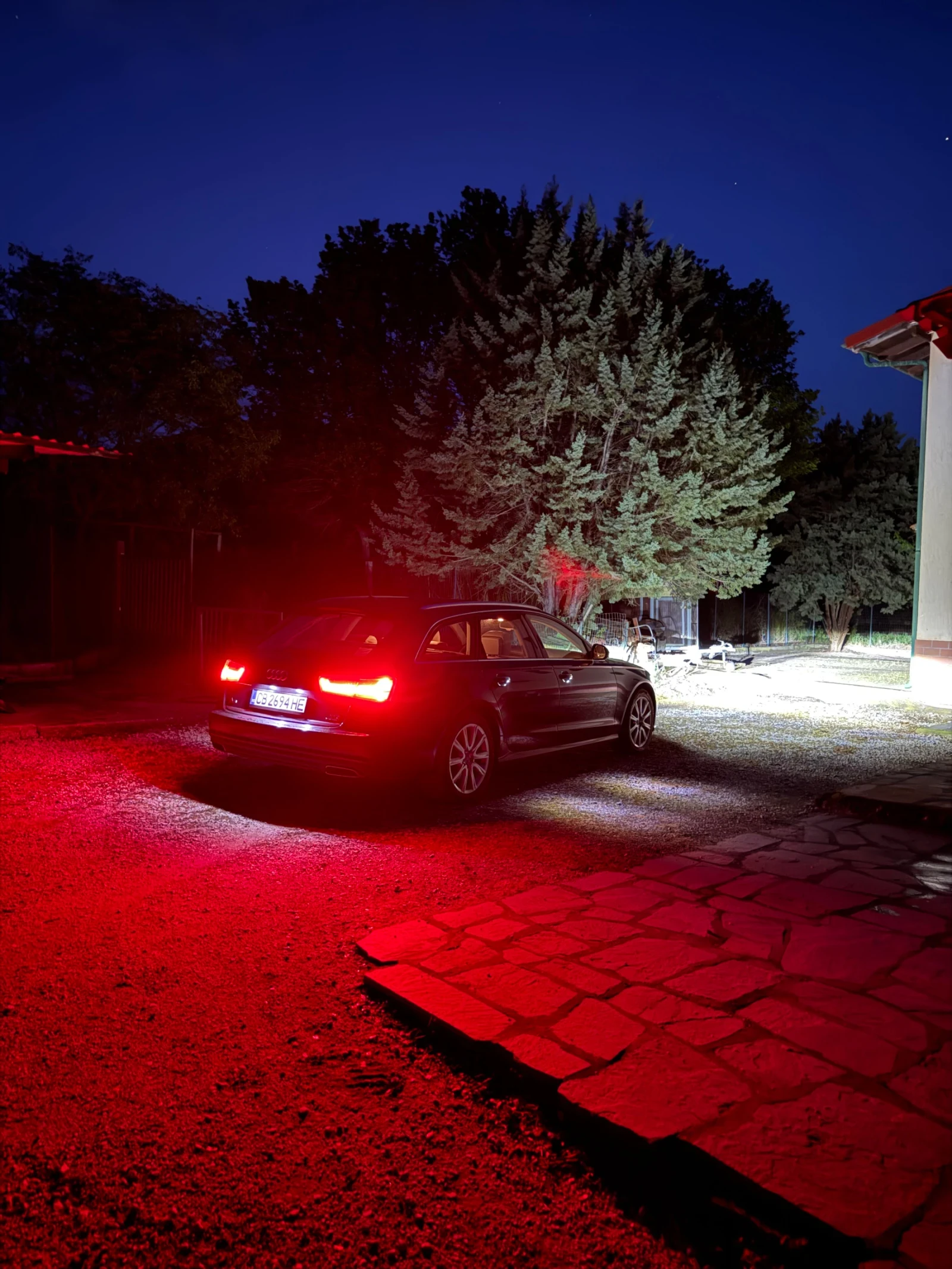 Audi A6 3.0 TDI QUATTRO * FULL LED * DISTRONIC, снимка 11 - Автомобили и джипове - 55071711